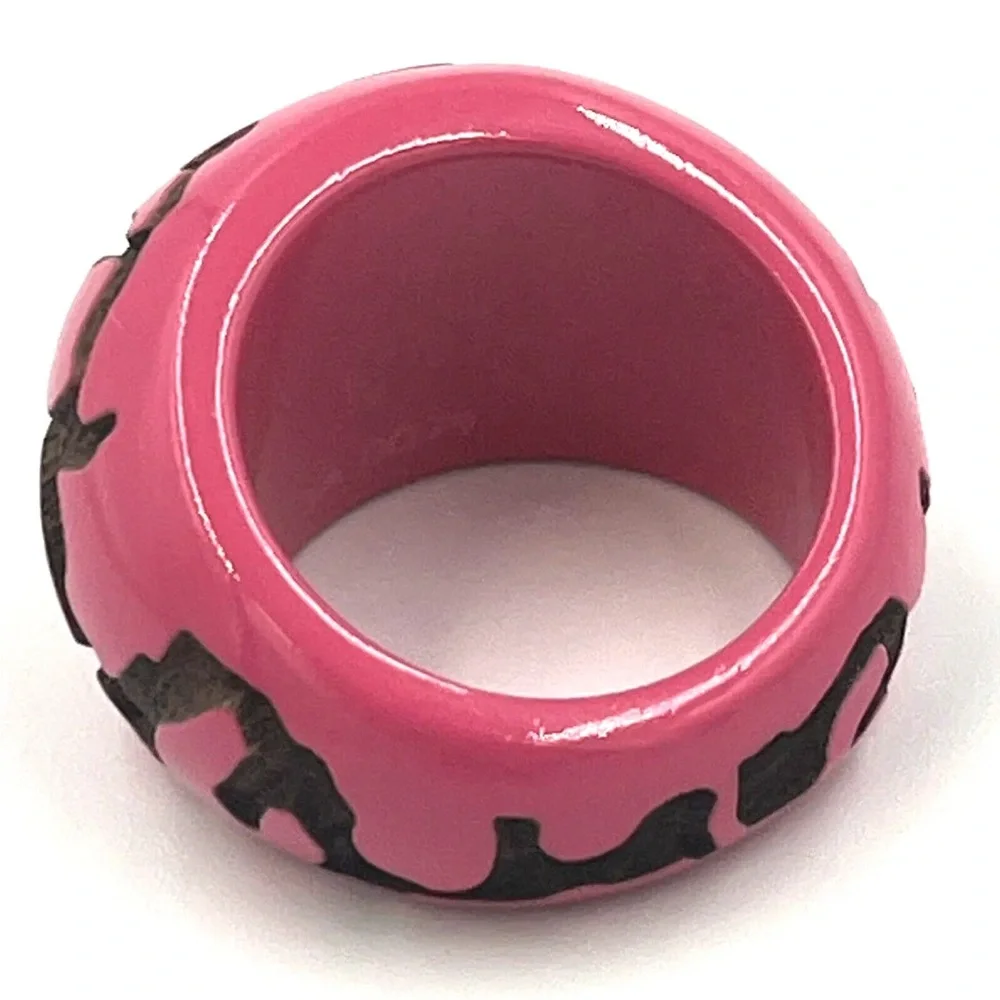 Pink LOUIS VUITTON Wood Berg Leo Monogram Ring - Picture 4 of 10